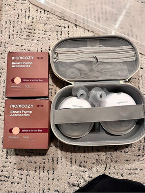 Momcozy M5 Accessories White & Gray